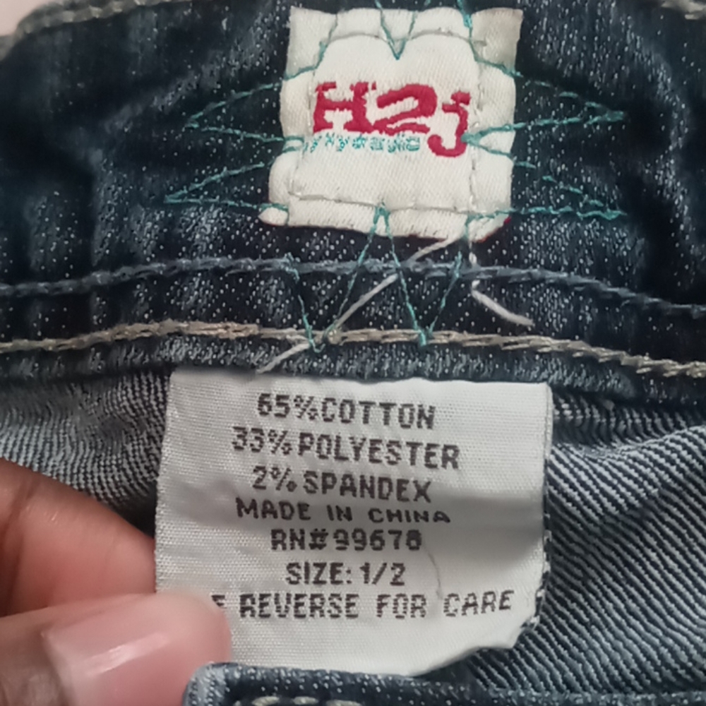 Shorts - Picture 3 of 3